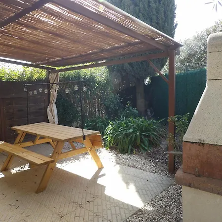 Casa de Férias Maison De Climatisee Avec Piscine