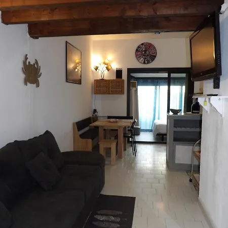 Maison De Climatisee Avec Piscine *